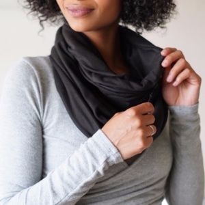 Beyond Yoga hidden pocket infinity scarf